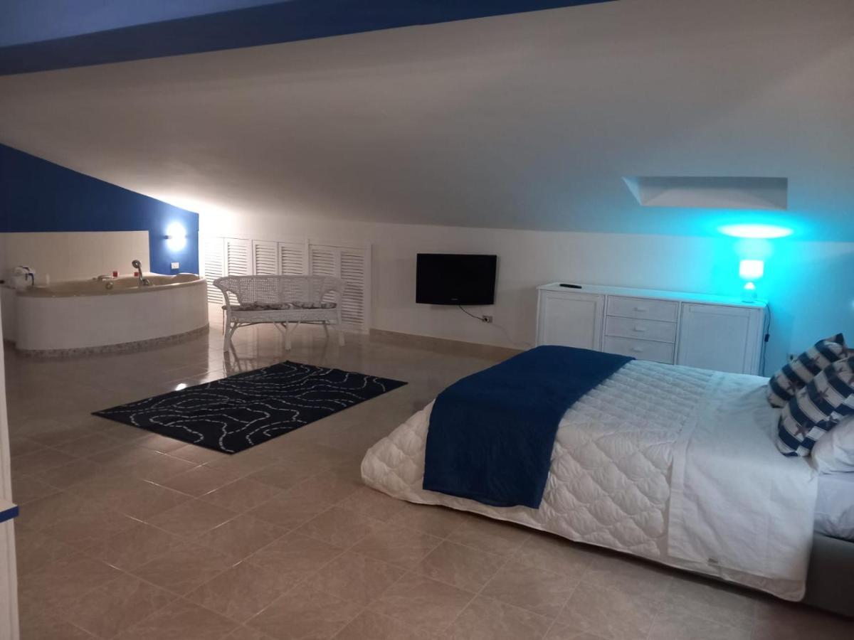 Wendy House Apartament Bari Bagian luar foto