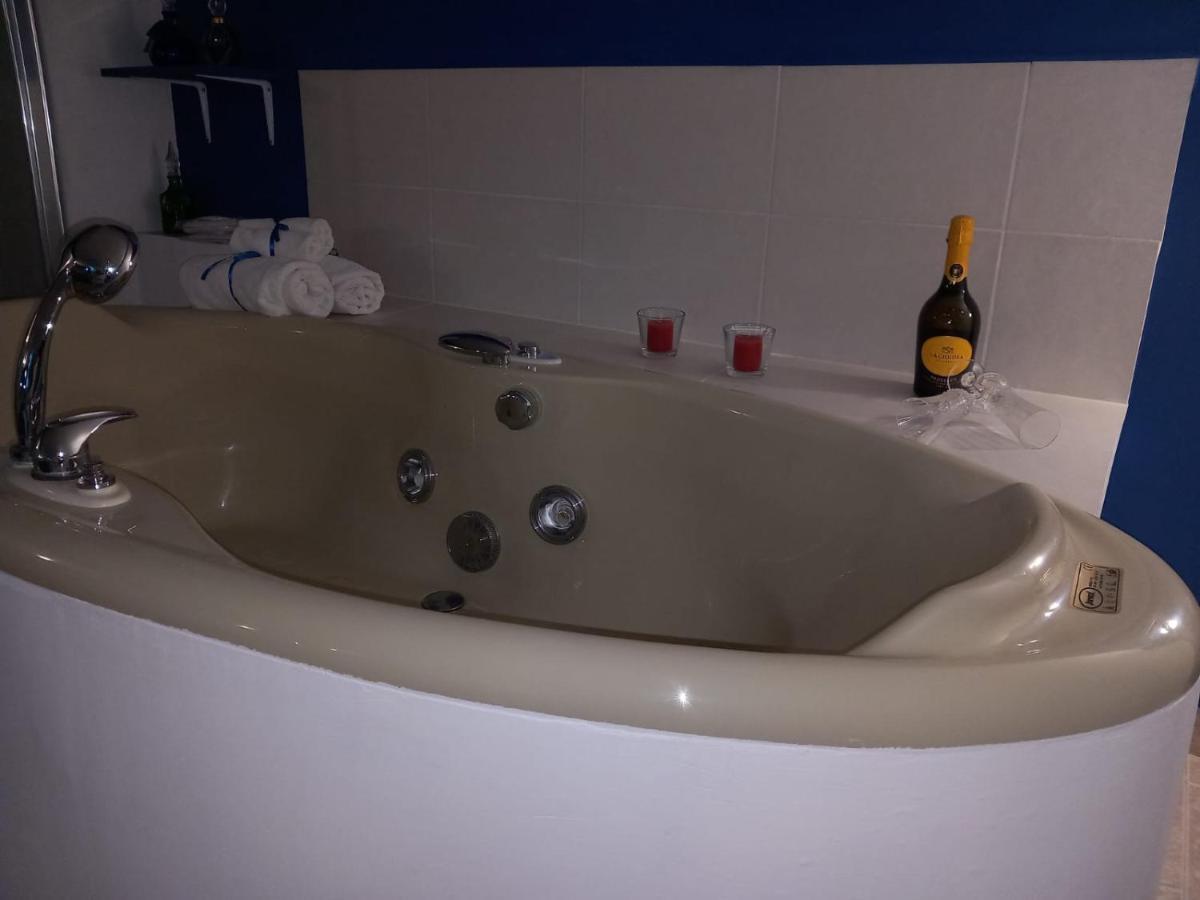 Wendy House Apartament Bari Bagian luar foto