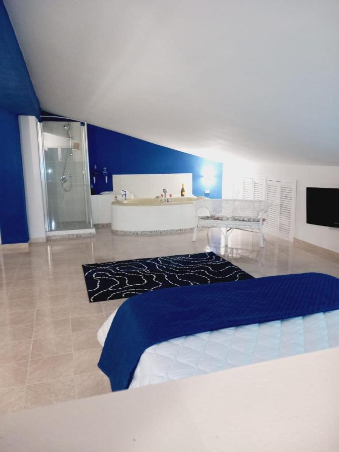 Wendy House Apartament Bari Bagian luar foto