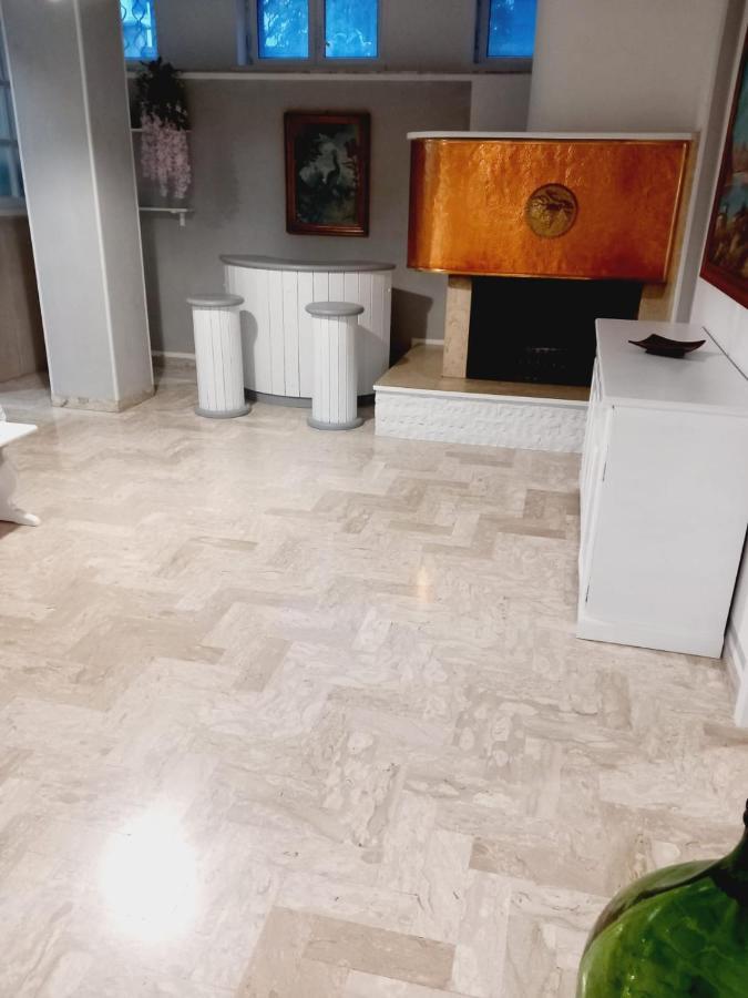 Wendy House Apartament Bari Bagian luar foto