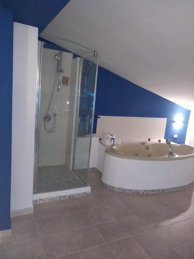 Wendy House Apartament Bari Bagian luar foto