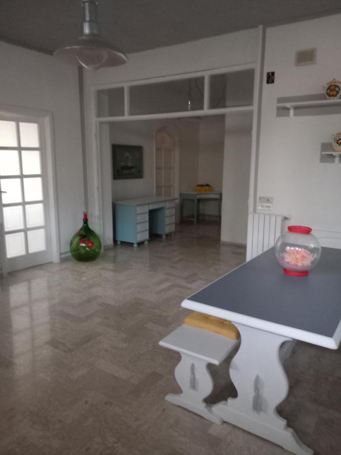 Wendy House Apartament Bari Bagian luar foto