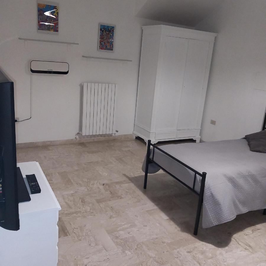 Wendy House Apartament Bari Bagian luar foto