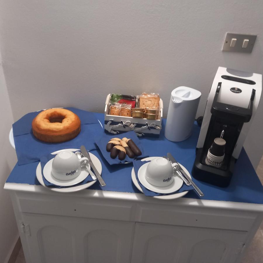 Wendy House Apartament Bari Bagian luar foto