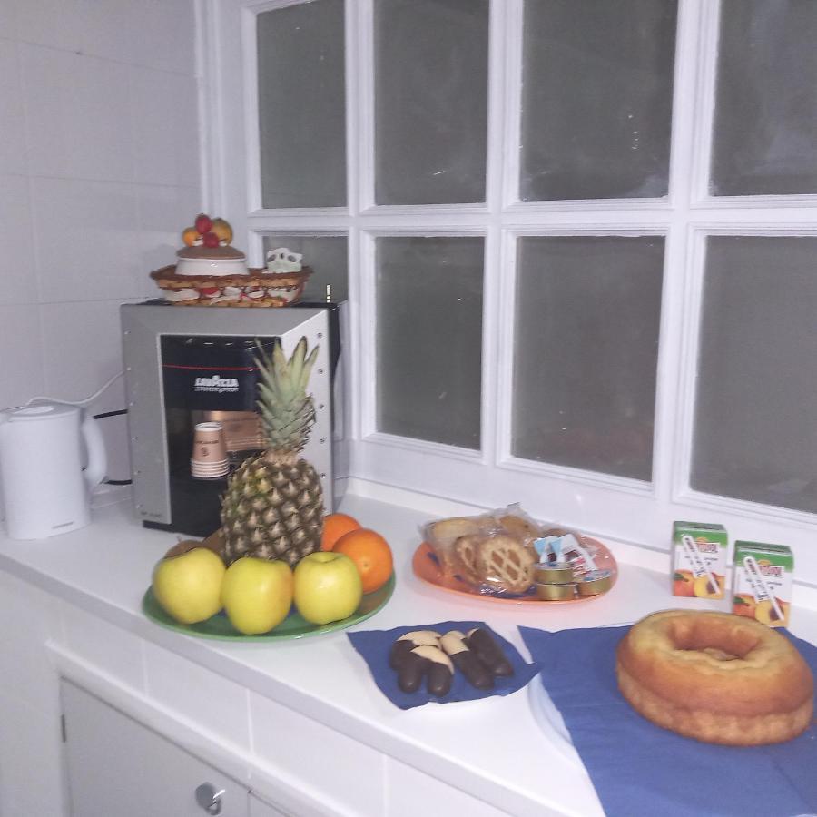 Wendy House Apartament Bari Bagian luar foto