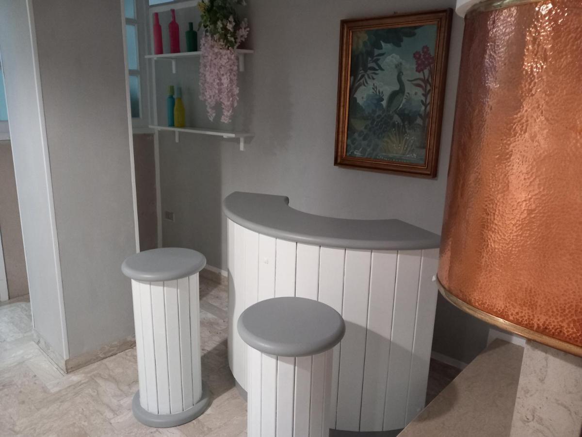 Wendy House Apartament Bari Bagian luar foto